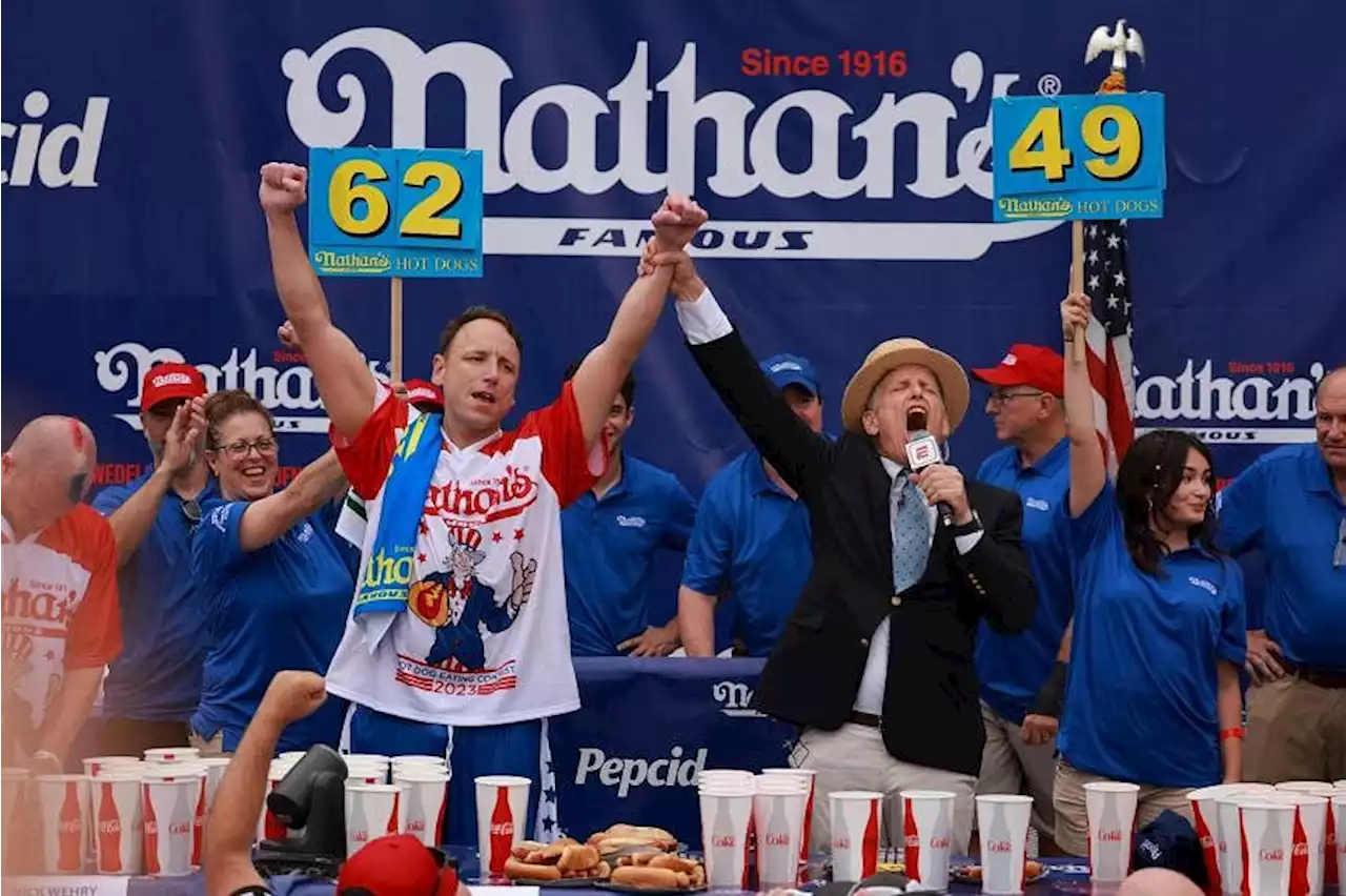 Hot dog-eater Joey Chestnut wins Fourth of July title, with 62 franks