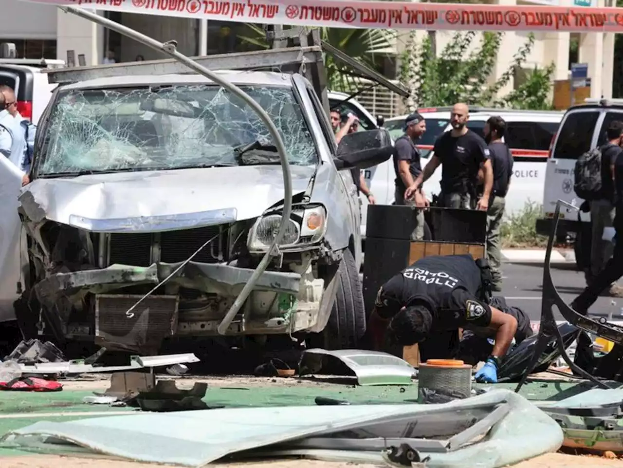 Flera skadade när bil körde in i folkmassa i Tel Aviv – Hamas tar på sig attack: ”Hämnd”