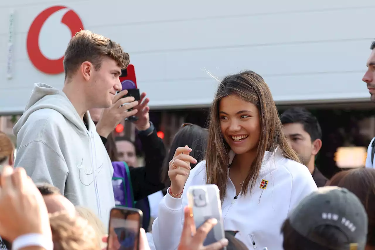 Emma Raducanu mobbed by fans at Wimbledon - but those in queue given bad news