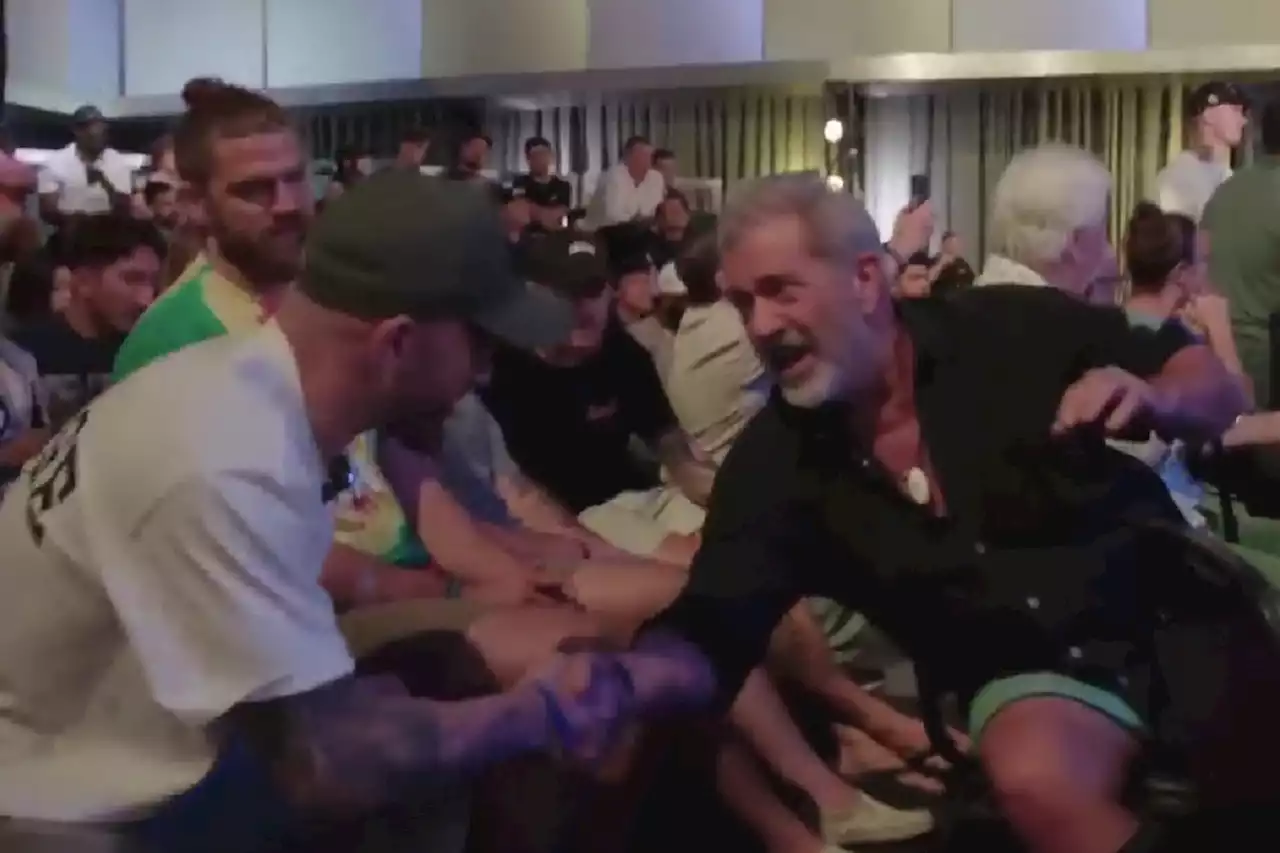 Mel Gibson sent classy message to Alexander Volkanovski as footage emerges of meeting