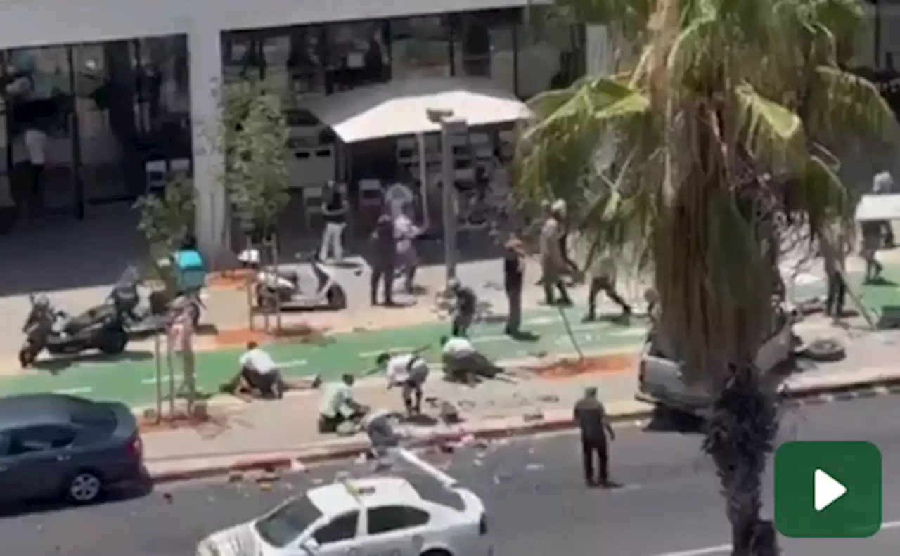 Attentato a Tel Aviv. Auto sui passanti: sei feriti