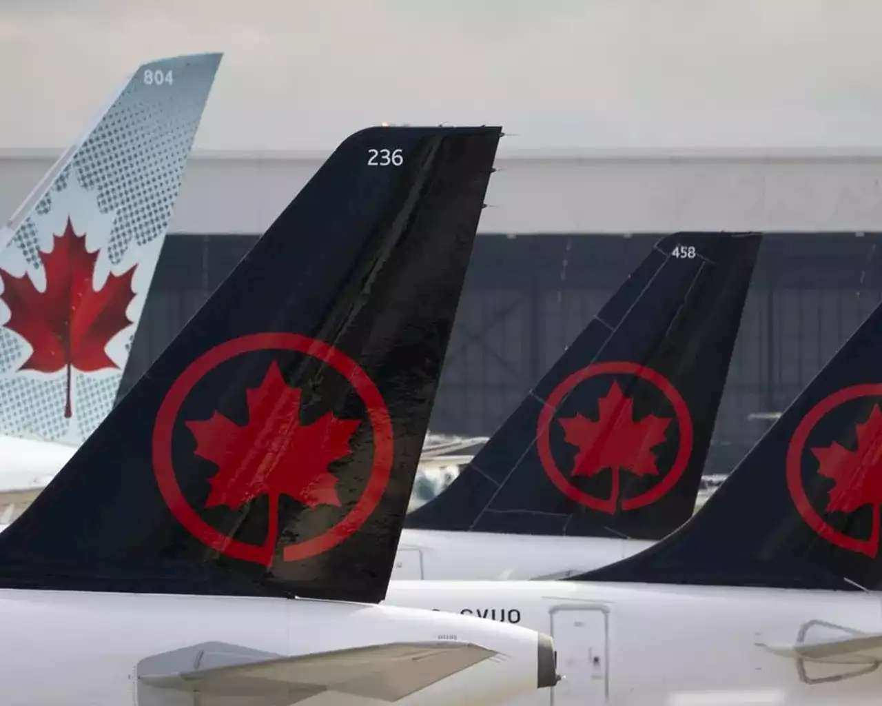 Nearly 2,000 Air Canada flights delayed, cancelled over long weekend