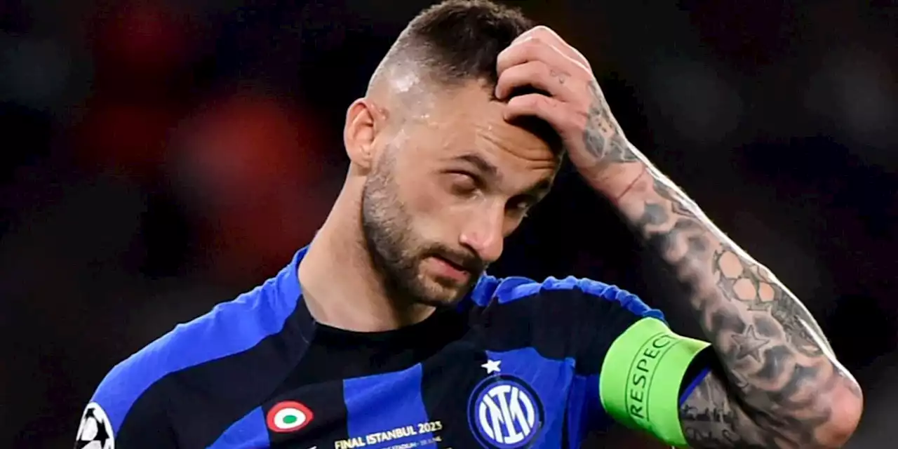 Brozovic, altro veleno: imbarazzo social per il saluto Inter, “bella foto”