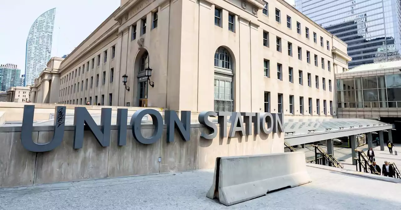 Raccoons have taken over the roof of Union Station in Toronto