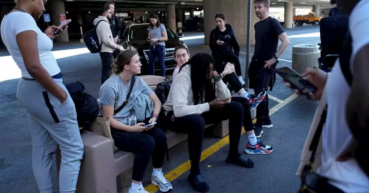 Layover, cramped seating and security lines: A day with players on a WNBA commercial flight