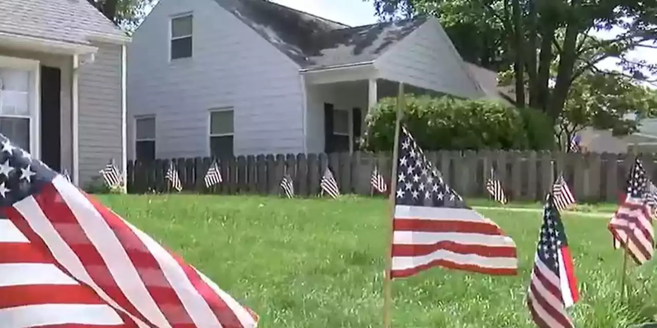 Cuyahoga Falls man puts 1,600 American flags in his neighborhood for Independence Day