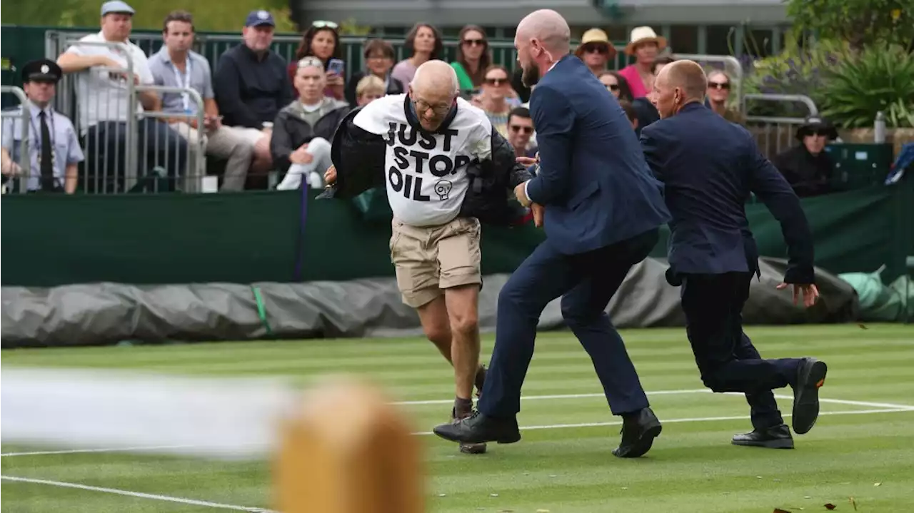 Invasões de ativistas atrapalham partidas em Wimbledon; entenda