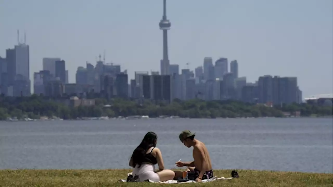 Forecasted to feel like 40 degrees across Ontario, Quebec, as heat wave continues