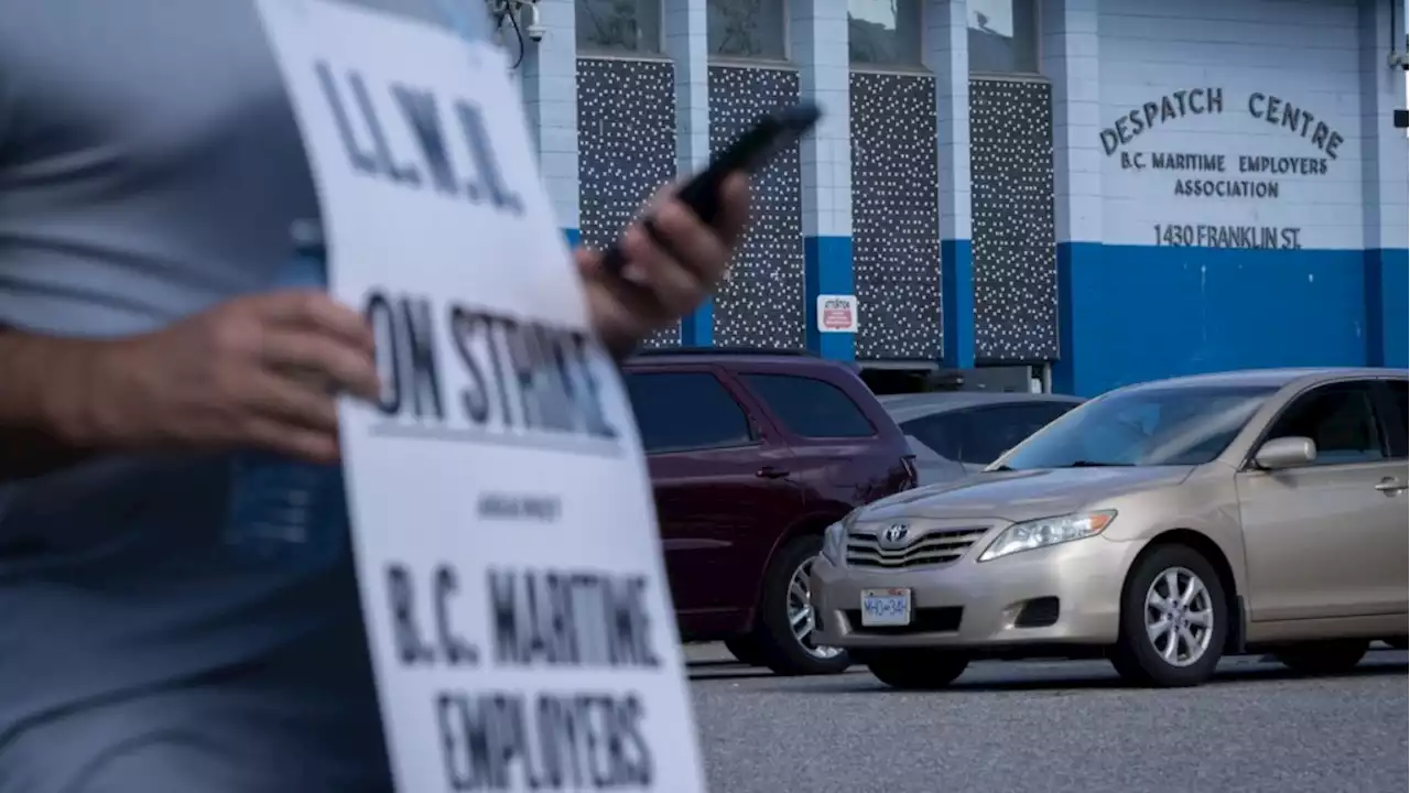 B.C. port strike enters day five, with talks deadlocked over maintenance