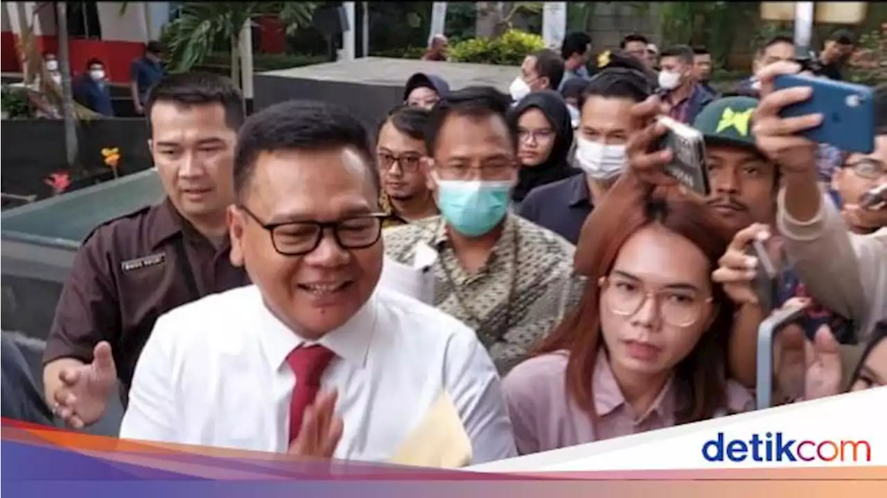 Tiba di Gedung KPK, Brigjen Endar Disambut Tepuk Tangan Pegawai