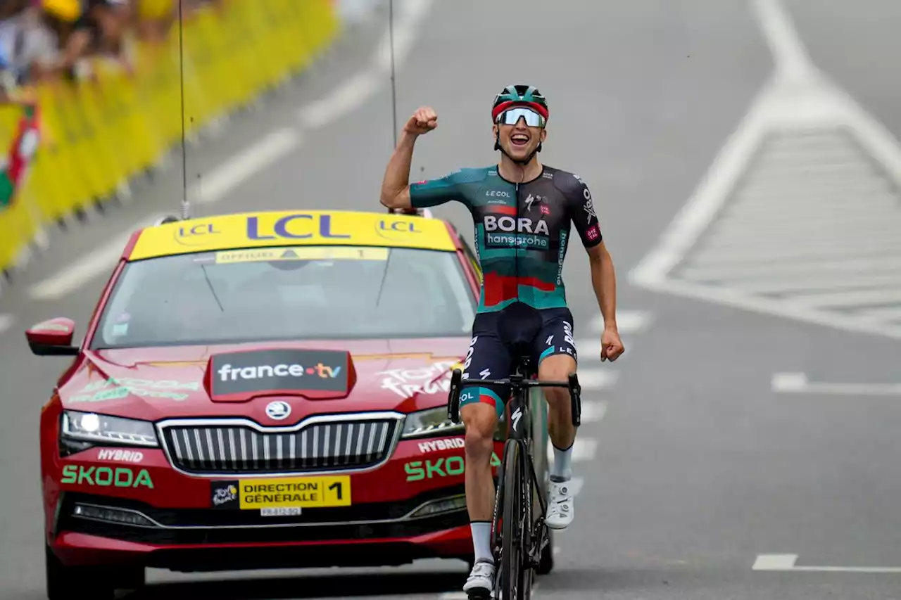 Jai Hindley claims Tour de France’s yellow jersey after winning mountain stage in Pyrenees