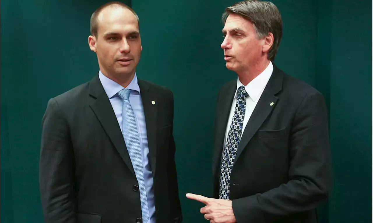 Multas a Jair e Eduardo Bolsonaro rendem oito processos e dívida de R$ 1,1 milhão