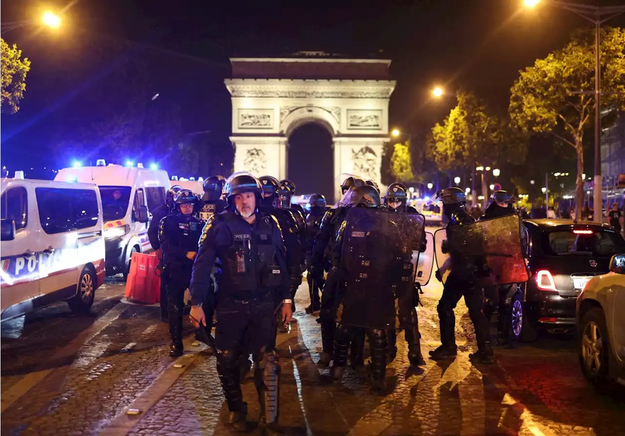 Protestos em Paris: vaquinha para policial ultrapassa arrecadação de campanha para família de jovem morto