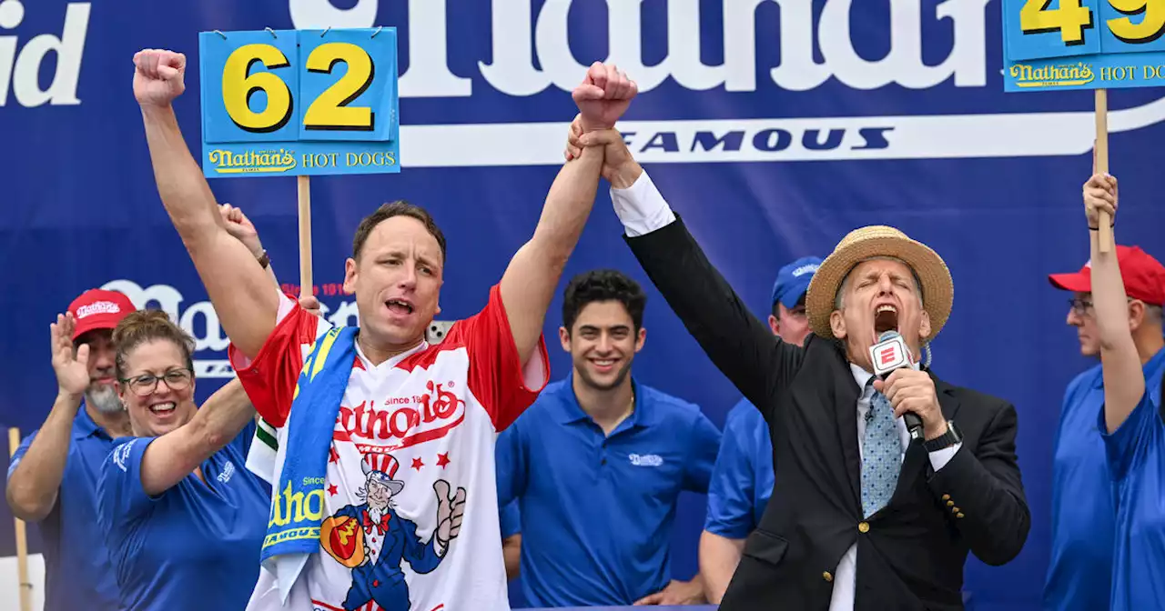 Joey Chestnut shakes off rain delay, wins 16th Nathan's 4th of July hot dog contest