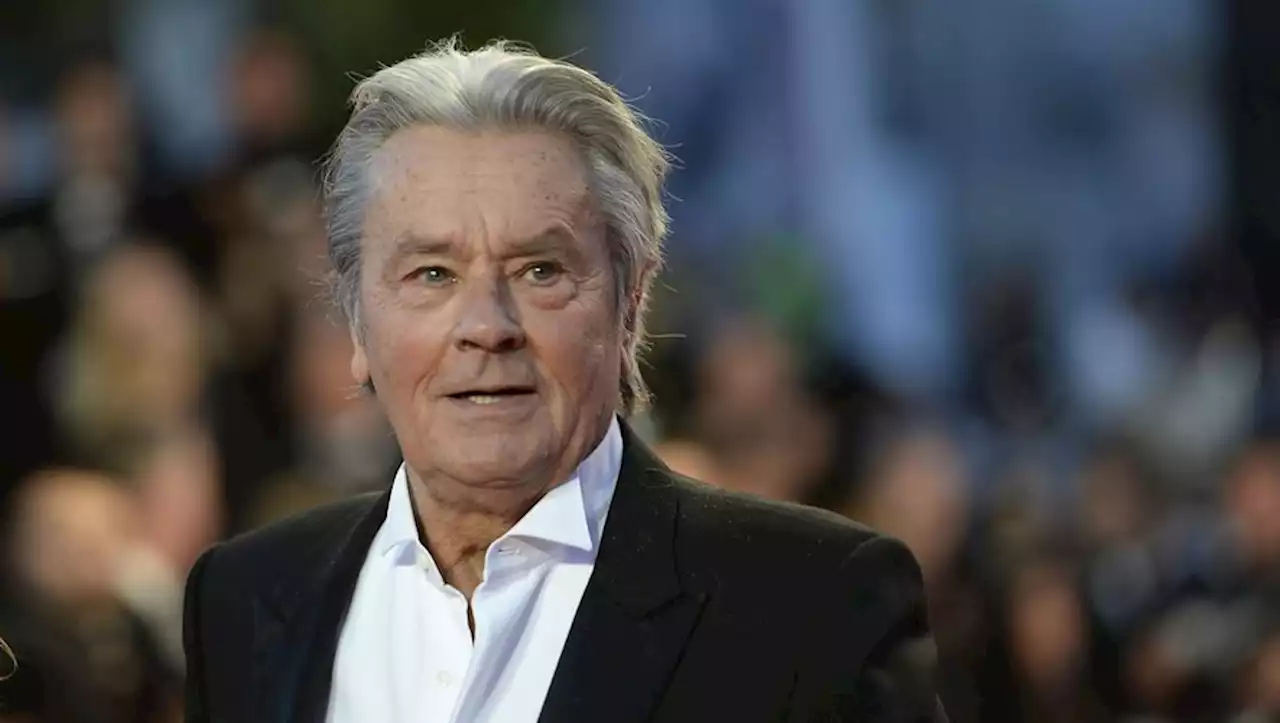 Alain Delon victime de 'harcèlement moral' ? Les enfants de l'acteur portent plainte contre sa dame de compagnie