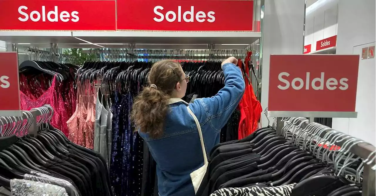 Les soldes prolongés d'une semaine jusqu'au 1er août en raison des émeutes