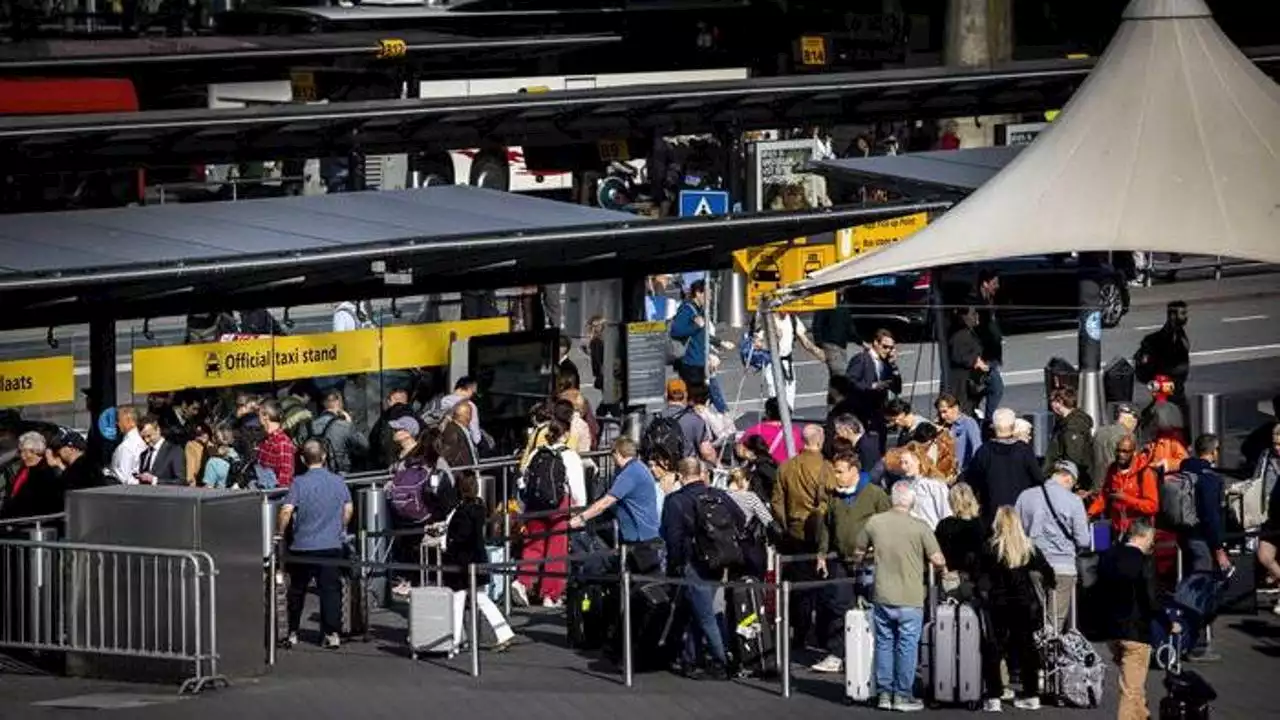 Maltempo, Olanda flagellata dal vento forte: oltre 300 voli cancellati - La Stampa