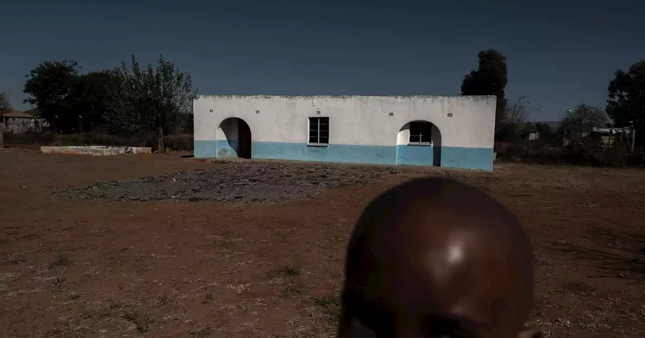 Toilettes rudimentaires: en Afrique du Sud, des enfants se noient