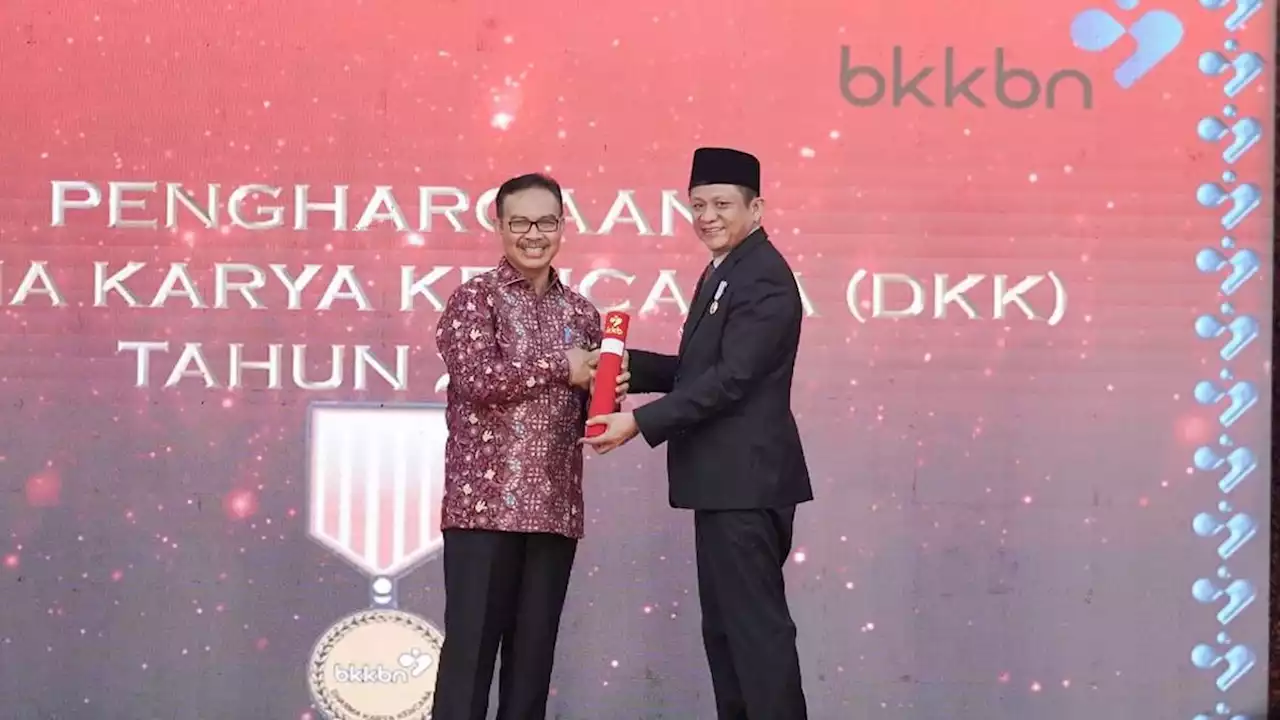 Selamat! Bupati OKU Timur dan PKK Terima Penghargaan Manggala Karya Kencana