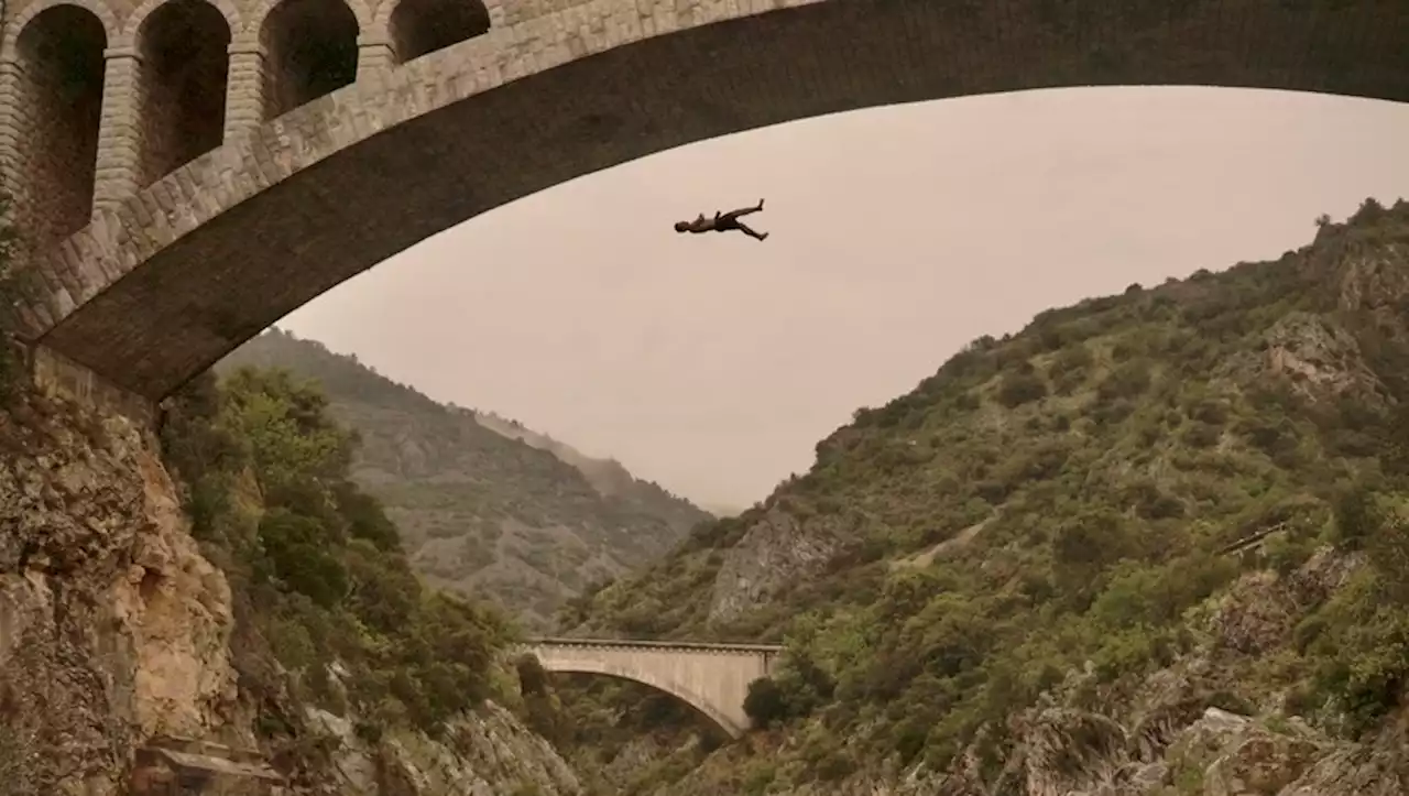 Il saute de plus de 27 m sur le site du Pont du Diable pour 'faire de la prévention' contre les dangers de cette pratique