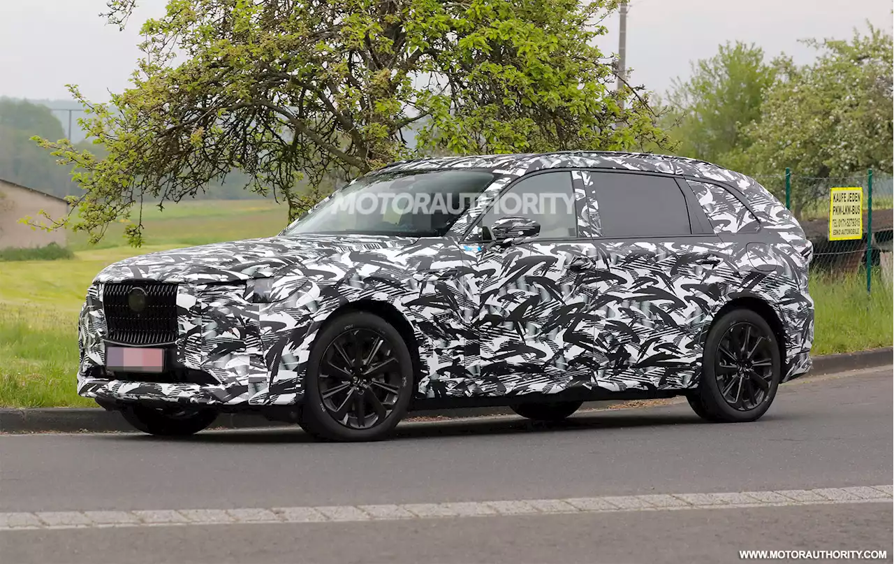 2024 Mazda CX-80 spy shots