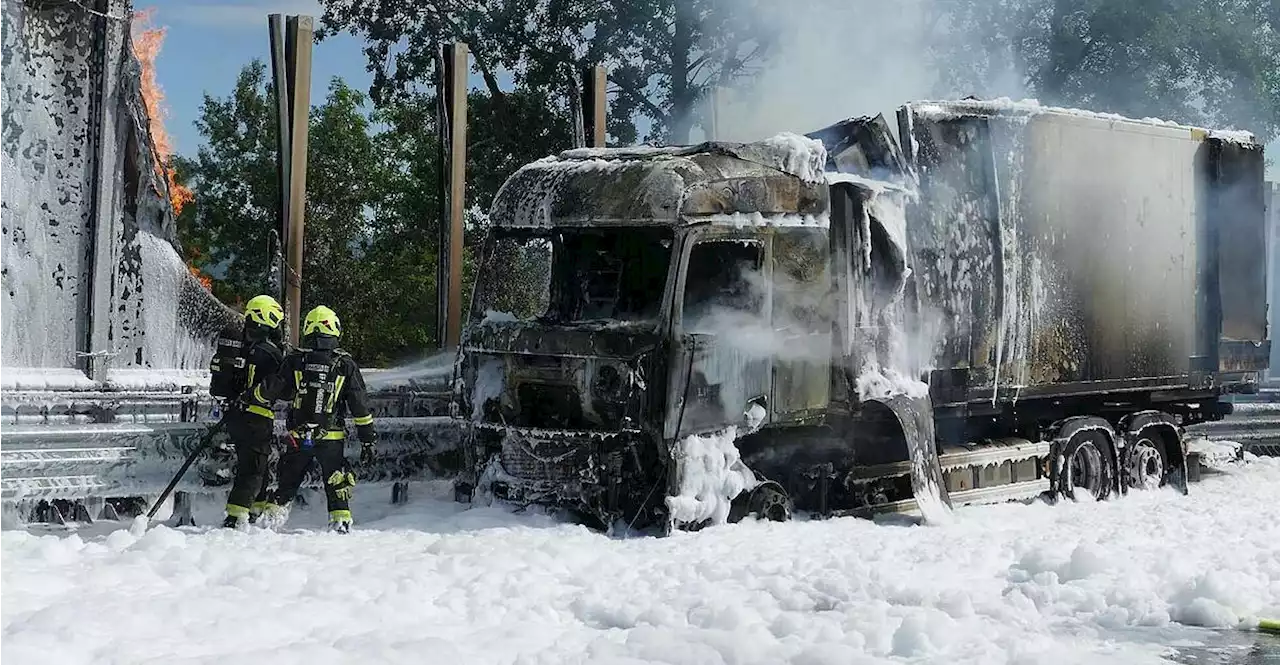 Kilometerlanger Stau nach Lkw-Brand auf A1 bei Melk