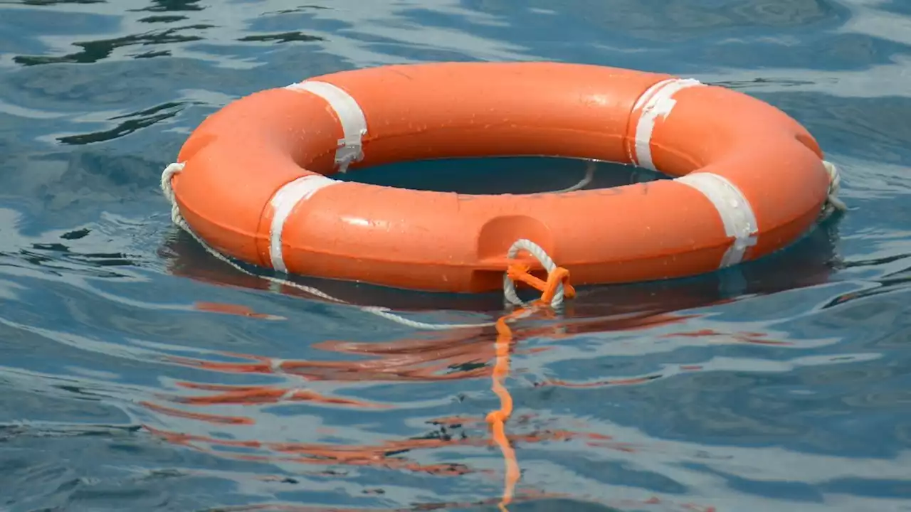 Person pulled from Lake Michigan, given CPR after helping kids struggling to swim, Winnetka police say