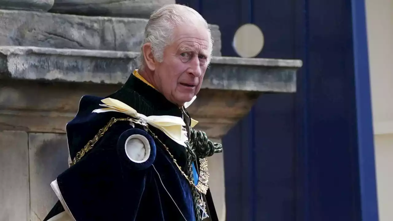 King arrives at cathedral to be presented with Scotland's crown jewels