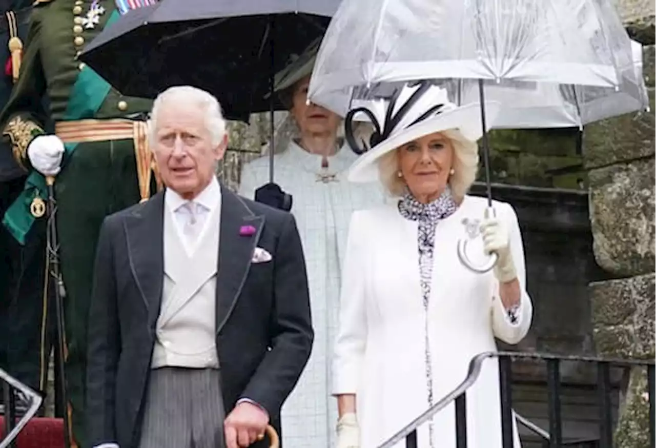 Gb, re Carlo e Camilla in Scozia per la 'seconda incoronazione'