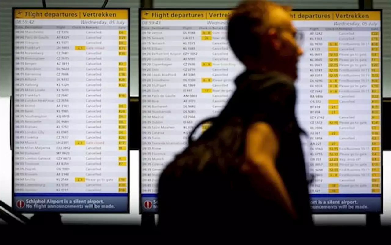 Maltempo ad Amsterdam, cancellati 300 voli all'aeroporto di Schiphol