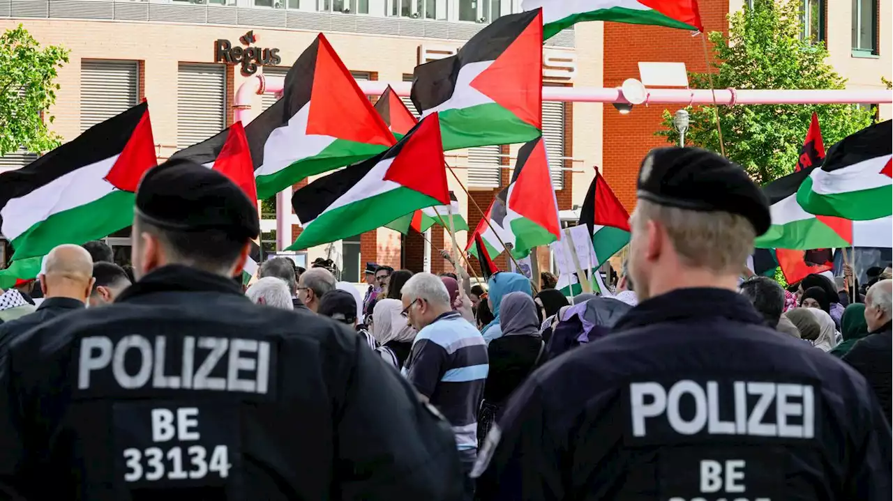 Am Potsdamer Platz in Berlin: Mehr als hundert Teilnehmende bei Demonstration gegen Militäroperation in Dschenin