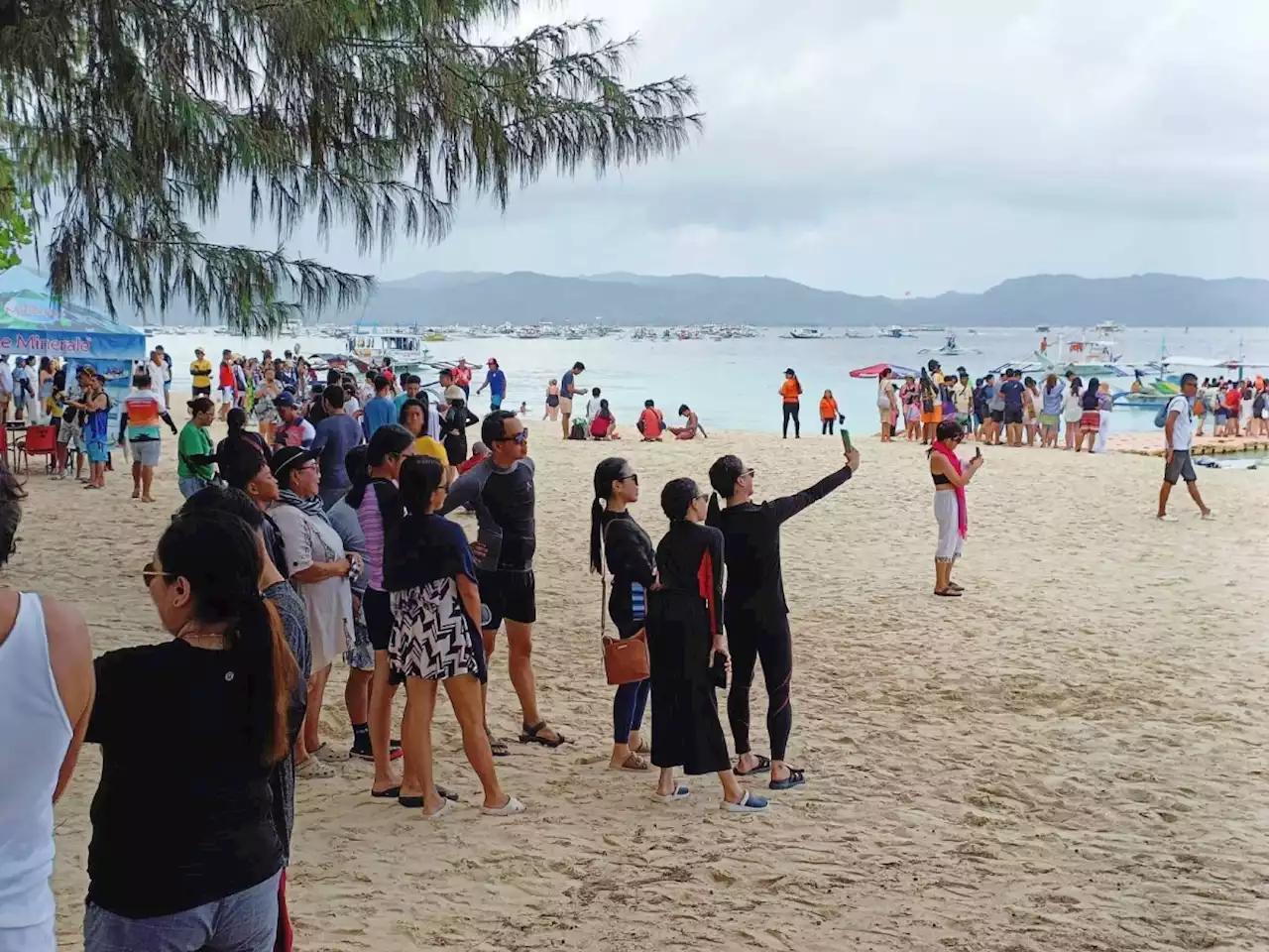 Tourist arrivals to PH surge in 2022; Americans top visitors