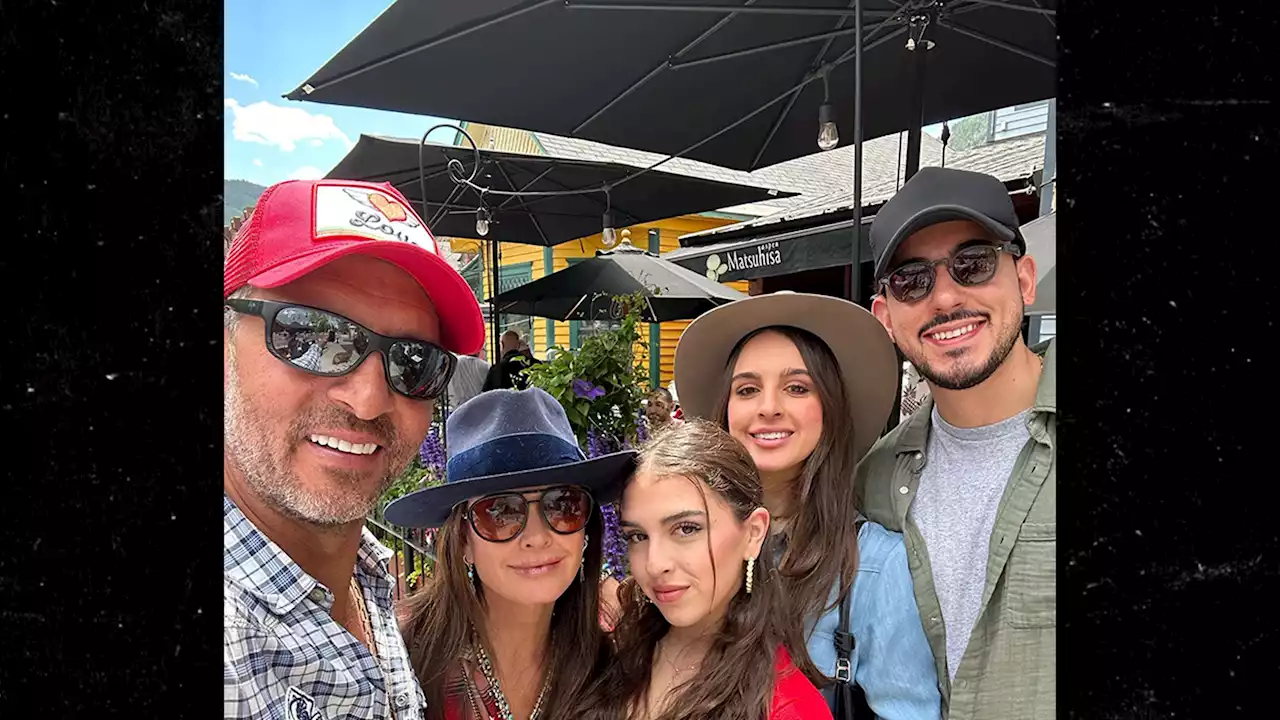 Kyle Richards and Mauricio Umansky Enjoy Fourth Of July Together