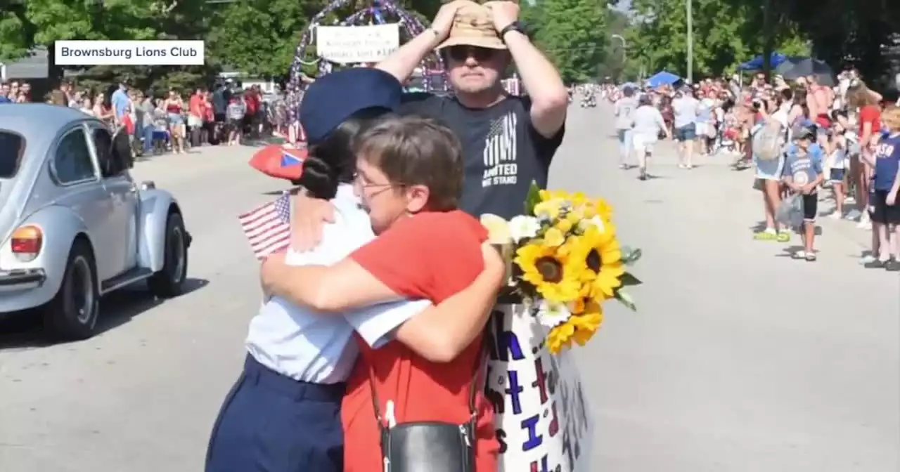 Airman surprises family with heartwarming reunion during Brownsburg 4th of July parade