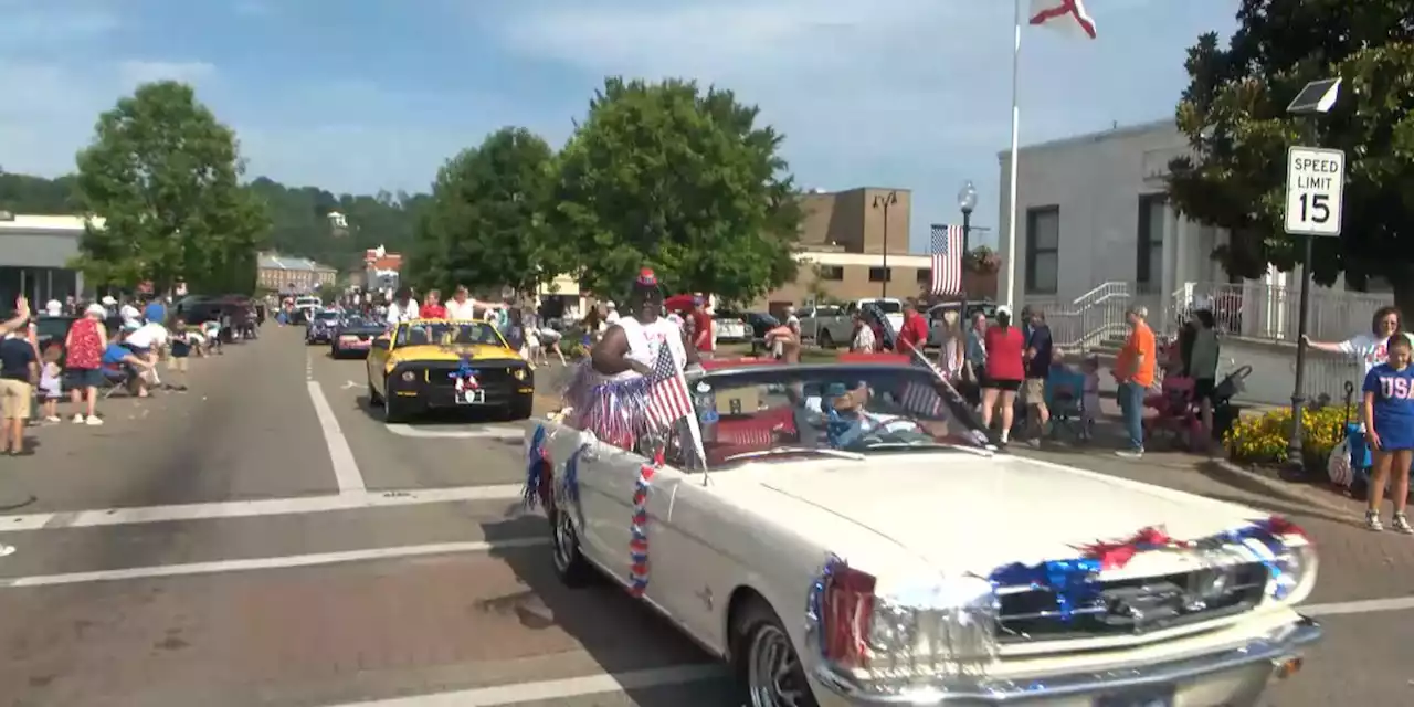 Gold Star families serve as grand marshals for Prattville Fourth of July parade