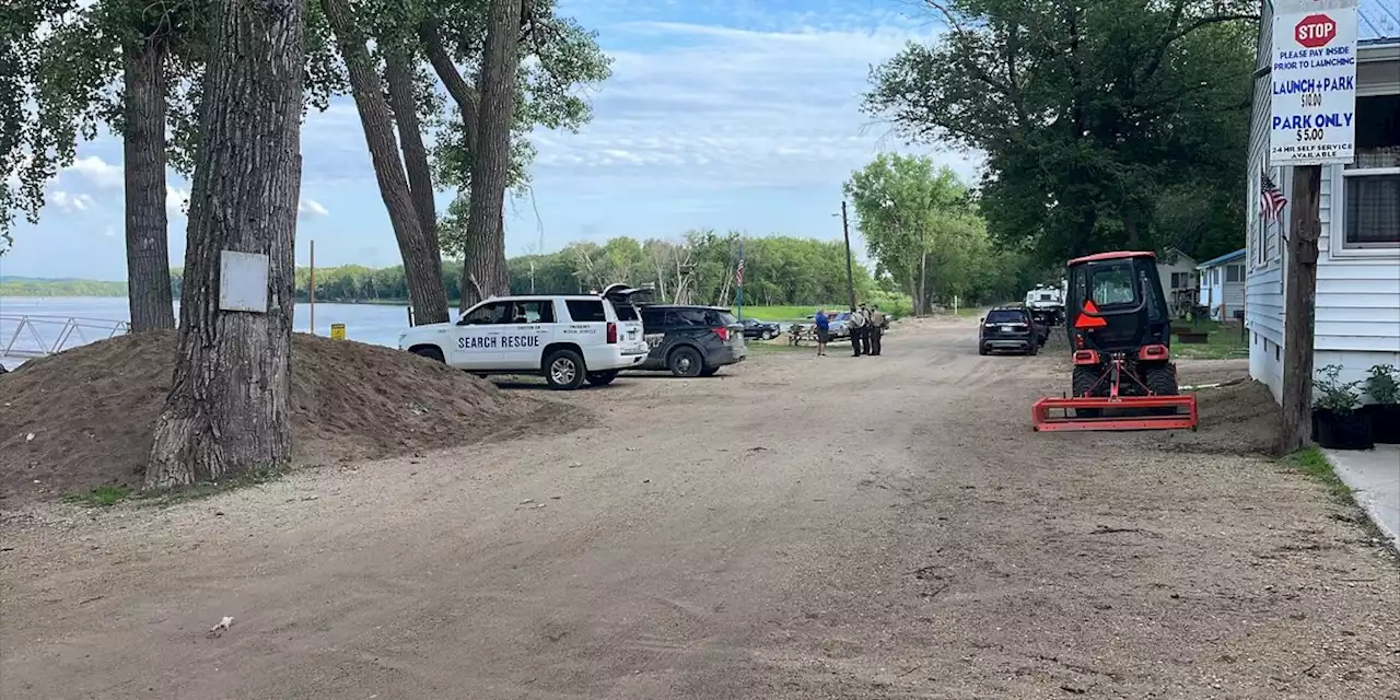 3 bodies pulled from Mississippi River believed to be missing swimmers