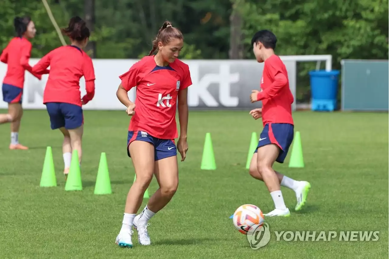 '롤모델 홀란·꿈은 우승'…페어, 최초 혼혈선수로 여자월드컵행 | 연합뉴스