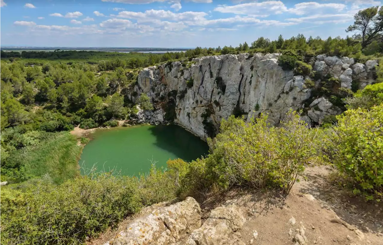 Un athlète de l’extrême plonge de 34 mètres de haut, le maire porte plainte