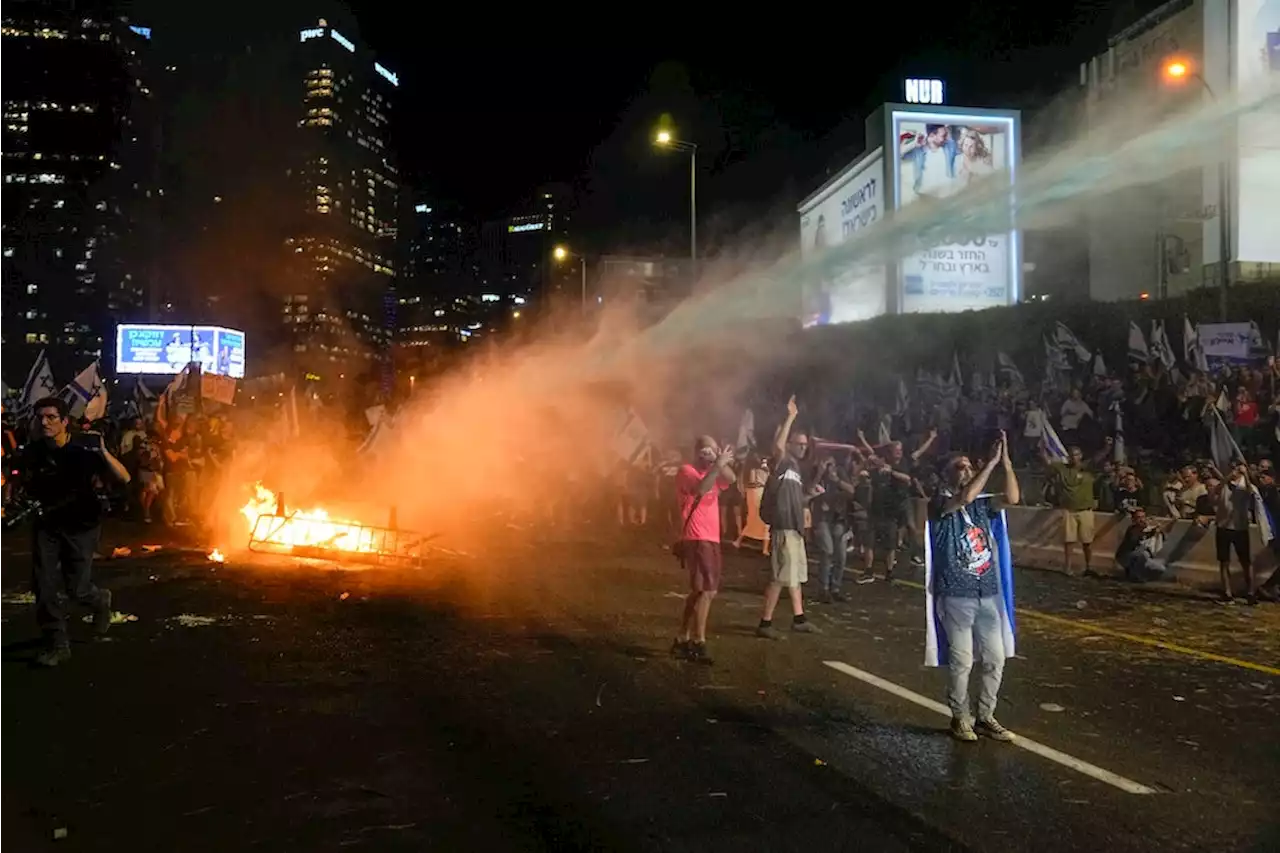 Tel Aviv: Tausende Israelis blockieren bei Protest gegen Regierung spontan Autobahn