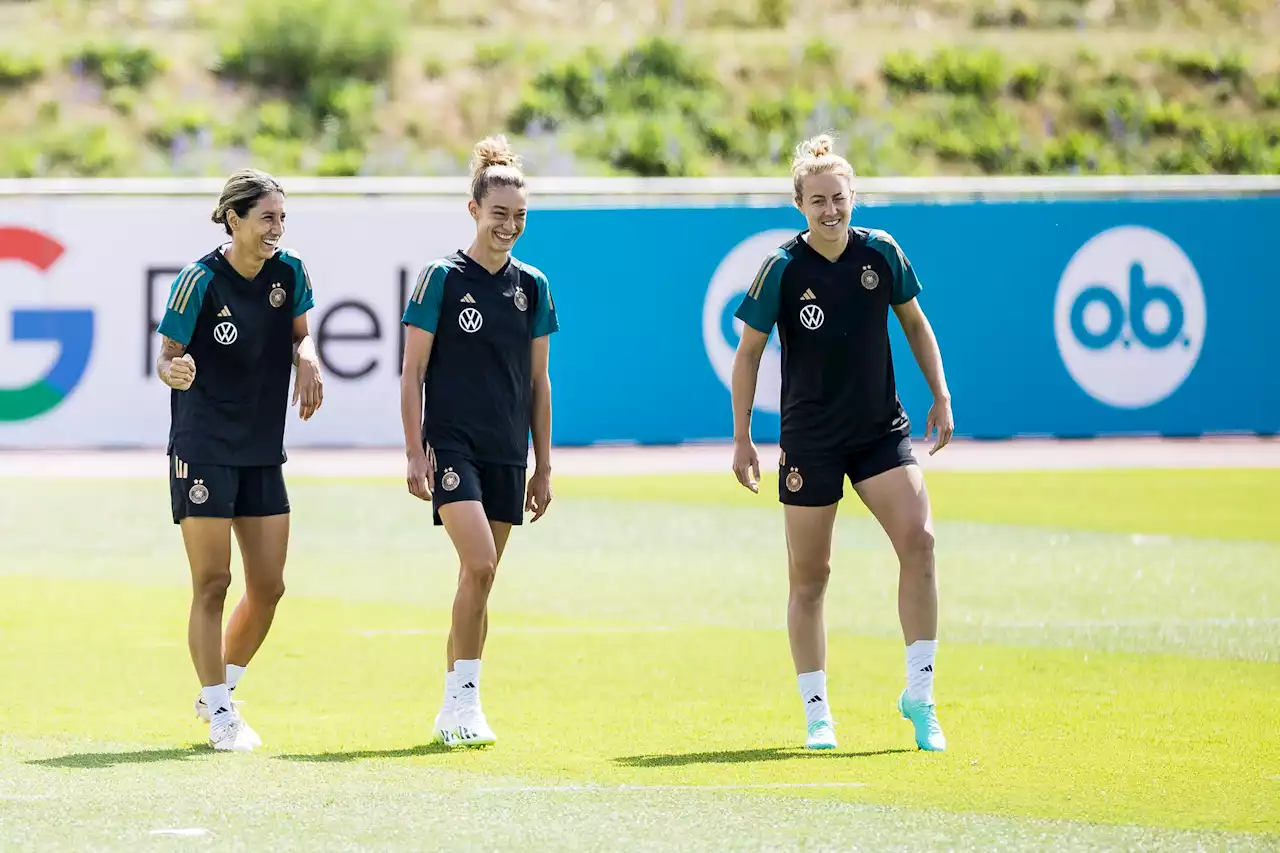 DFB-Frauen wollen Fußball-Deutschland 'wachküssen'