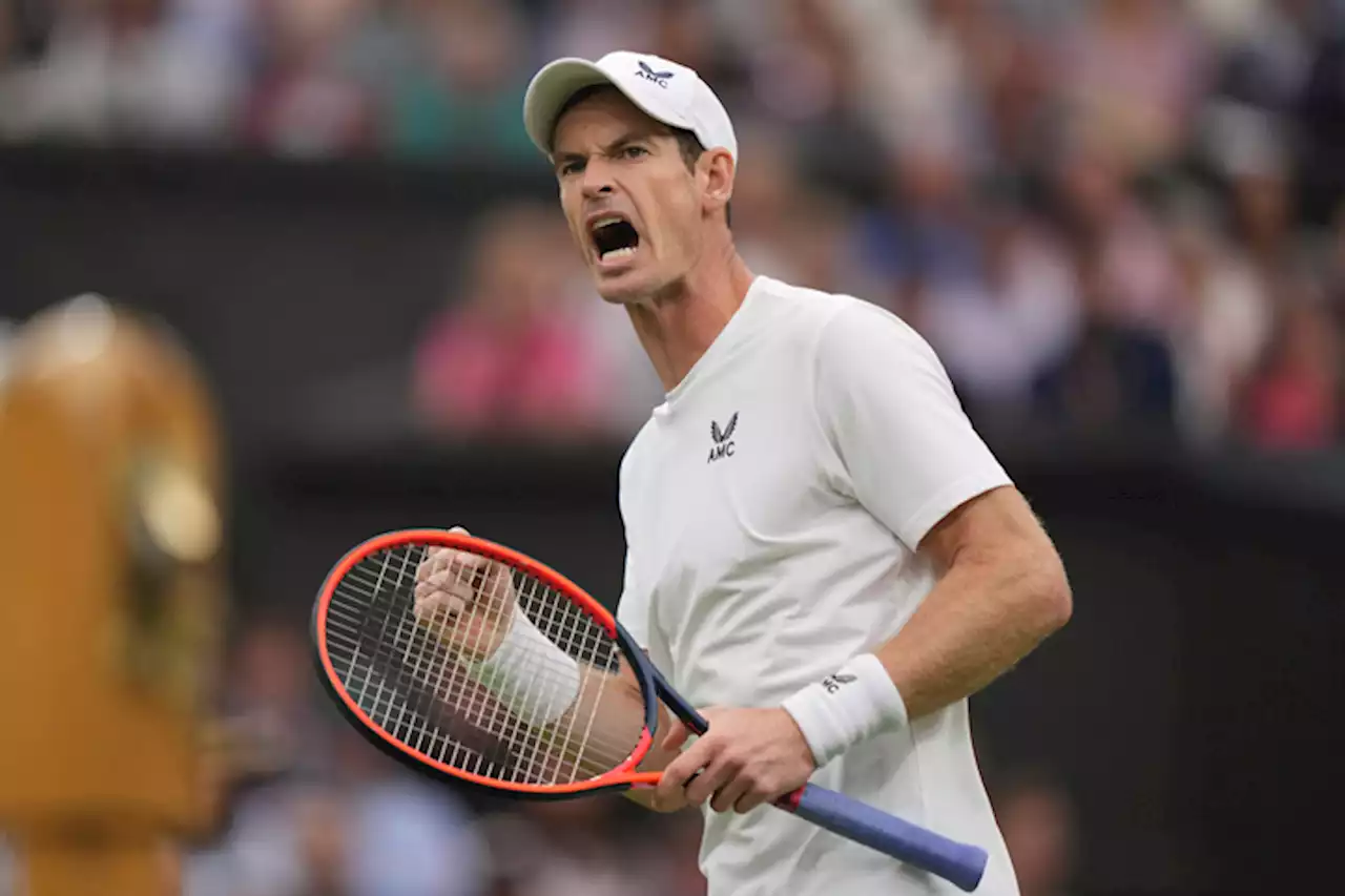 Andy Murray gets a win at rainy Wimbledon and a thumbs-up from Roger Federer | The Associated Press