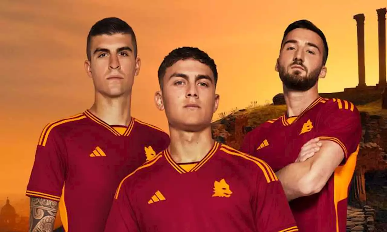 Roma, svelata la nuova maglia 23/24: Adidas sceglie il vintage. C'è Dybala, ma non lo sponsor FOTO e VIDEO