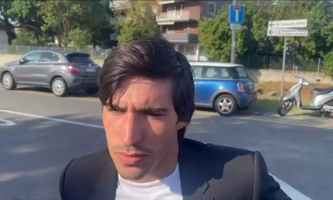 Tonali: 'Maldini via non ha influito sulla mia scelta. Spero di tornare e vedere i tifosi del Milan col sorriso'