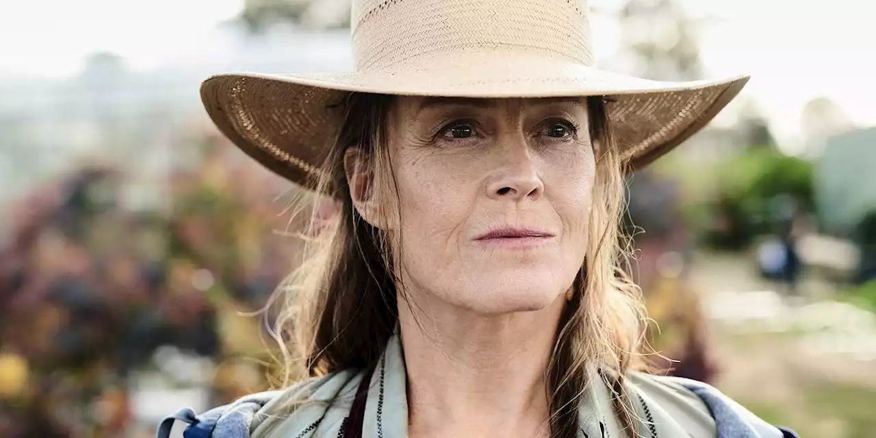 Sigourney Weaver Has Hidden Secrets in First 'The Lost Flowers of Alice Hart' Trailer