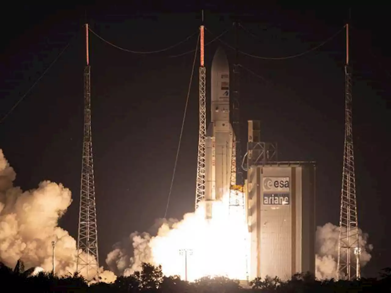 Decollato con successo il razzo Ariane 5: è il suo ultimo volo