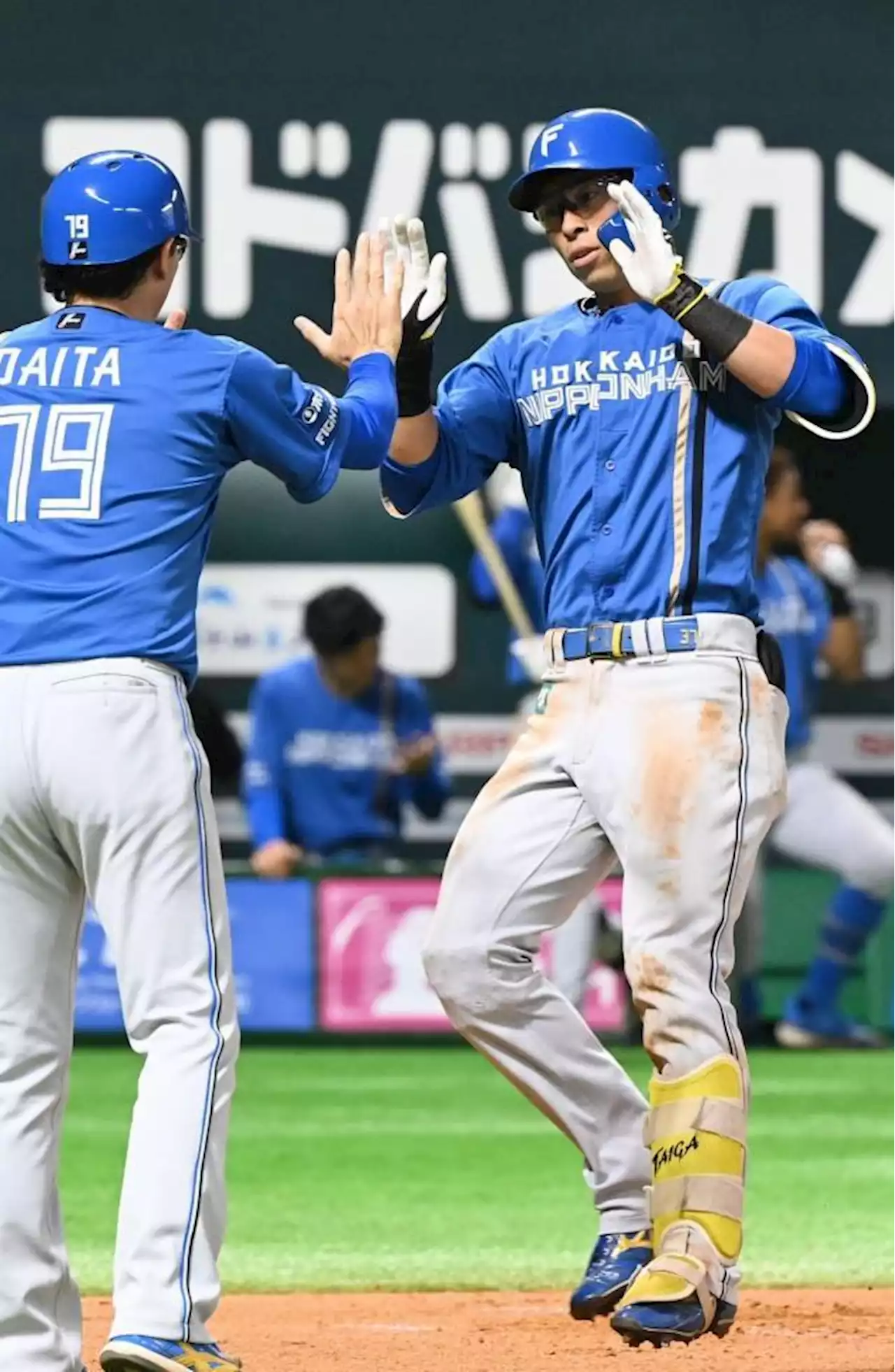 日本ハム・江越が親孝行特大弾「両親も来ているので結果を残したかった」新庄監督は「どうした？どうした？」/デイリースポーツ online