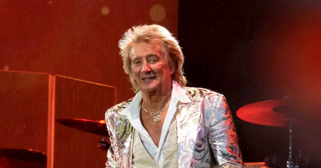 Sir Rod Stewart delights fans at Edinburgh Castle despite weather conditions