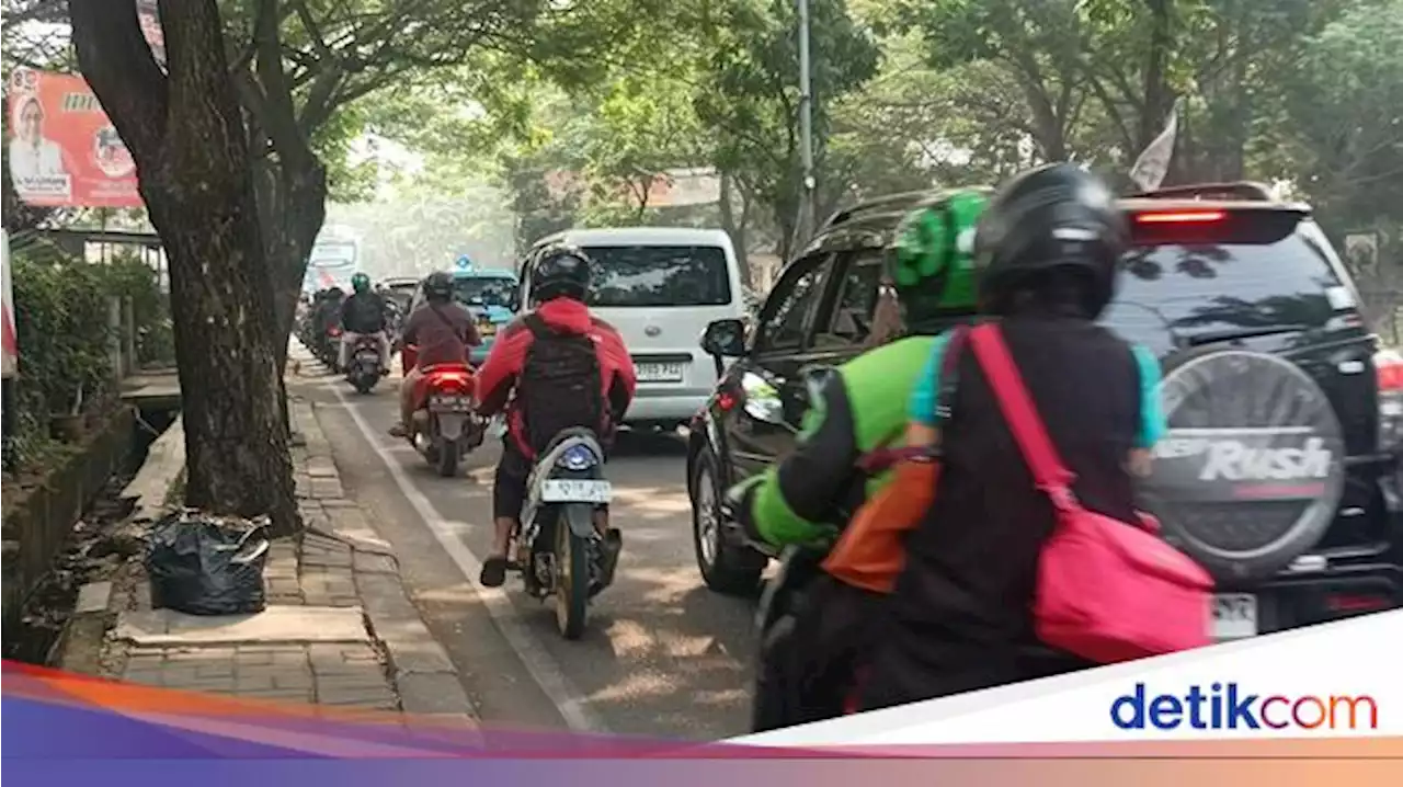 Putaran Balik di Ciputat Bikin Macet Arah Jakarta, Warga Minta Ditutup