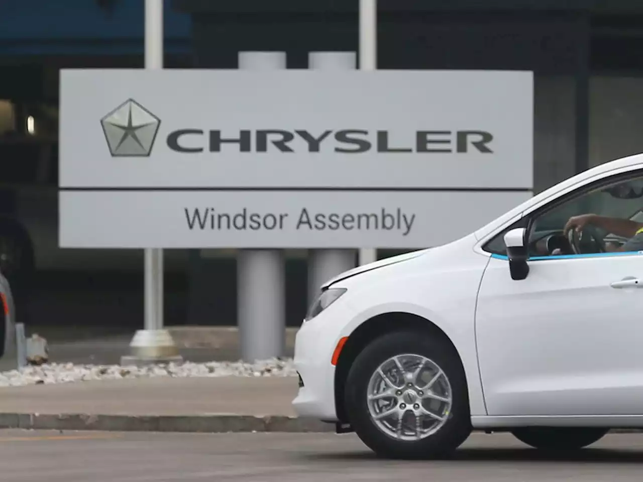 Ottawa, Stellantis reach deal over EV battery plant in Windsor