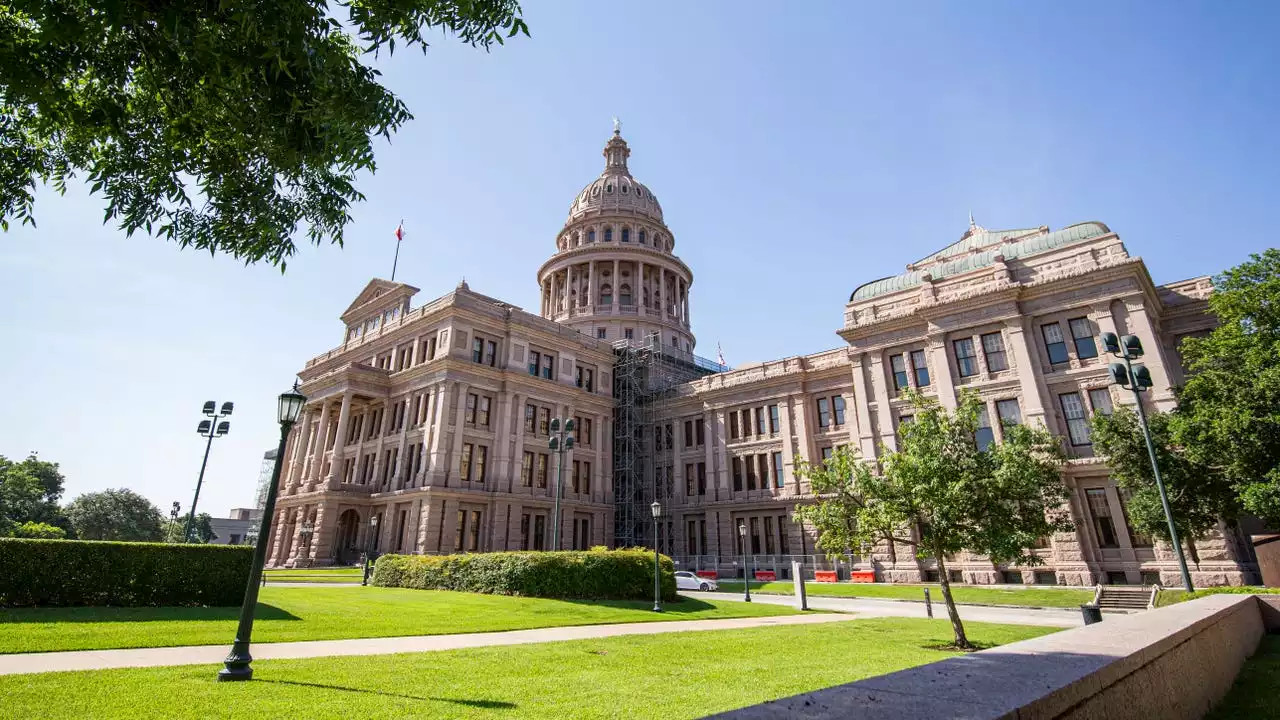 Texas lawmakers return to Capitol with no property tax deal